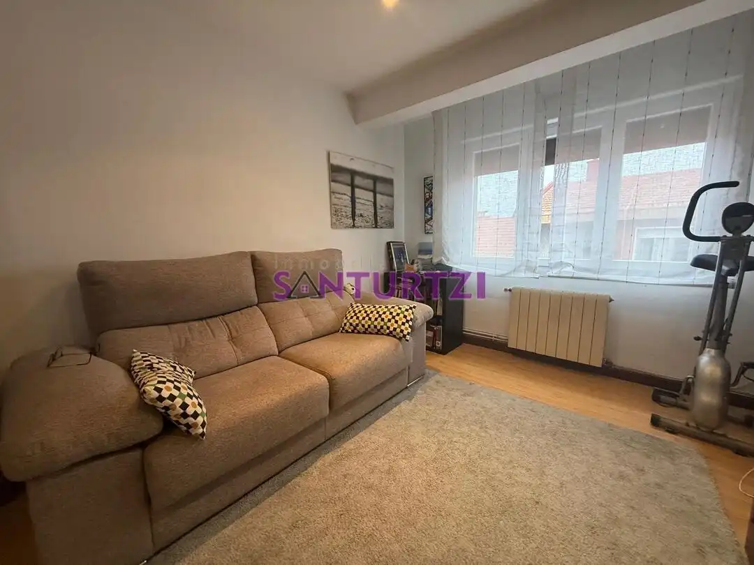 Bedroom of Flat for sale in Santurtzi   with Heating and Storage room