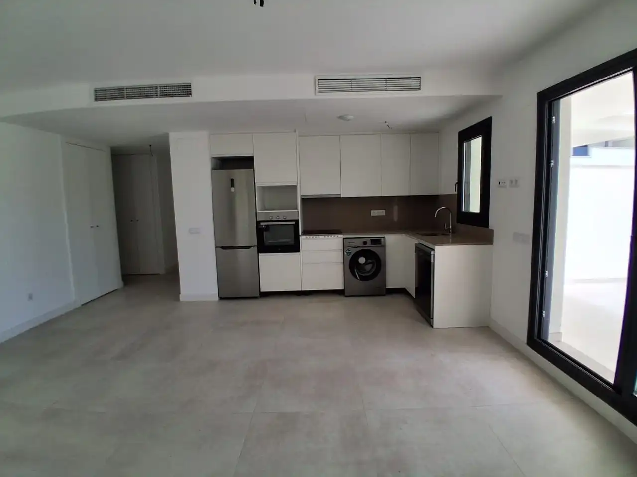Flat with lift to rent in INDONESIA, imagen 3