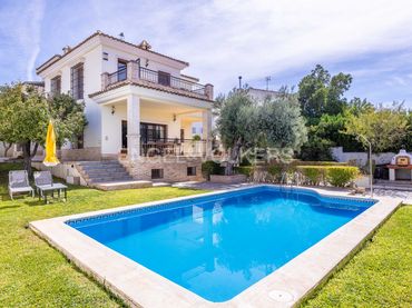 Casa amb balcó en venda a Sanlúcar la Mayor