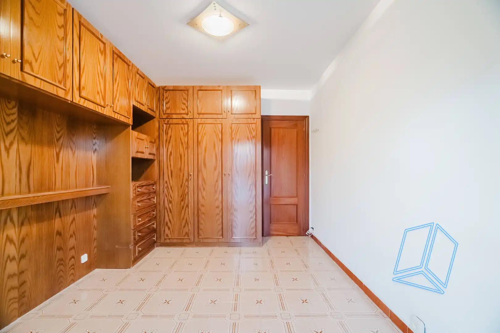 Piso en venta en L'Hospitalet de Llobregat con Balcón
