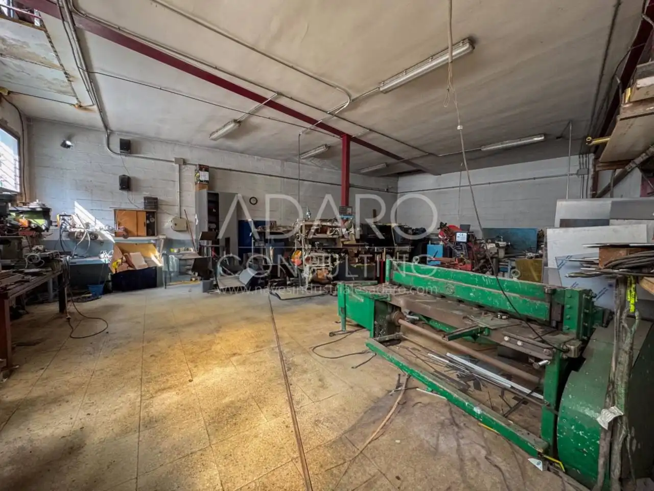 Nave industrial en venta en Calle Puerto de San Glorio, imagen 2