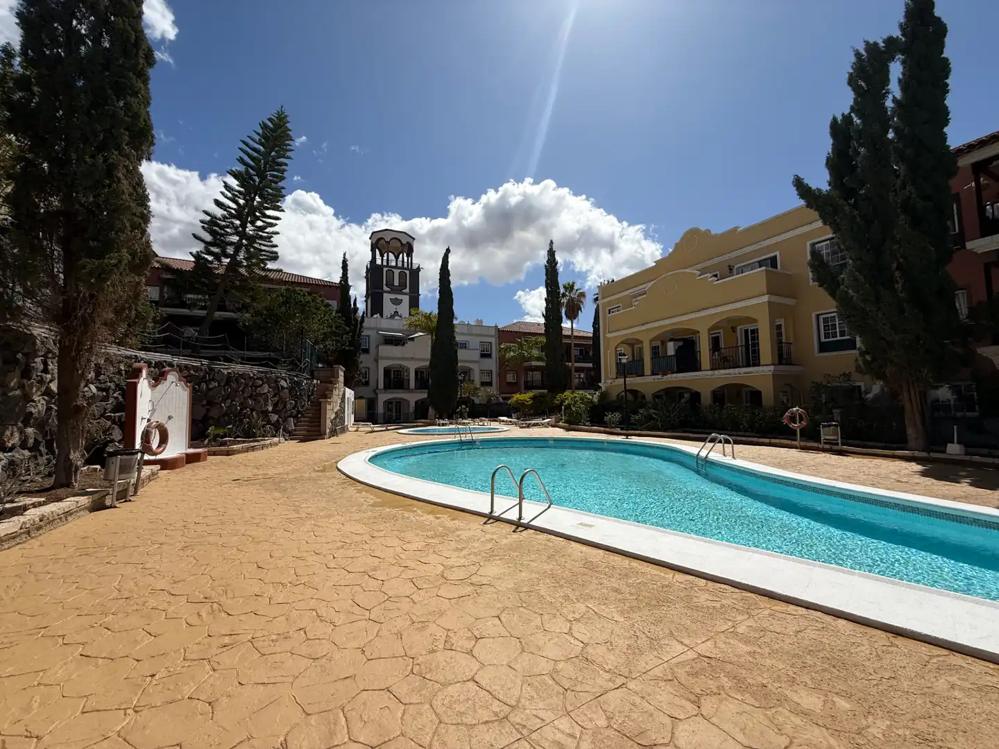 Vista exterior de Piso en venta en San Miguel de Abona con Terraza, Trastero y Amueblado