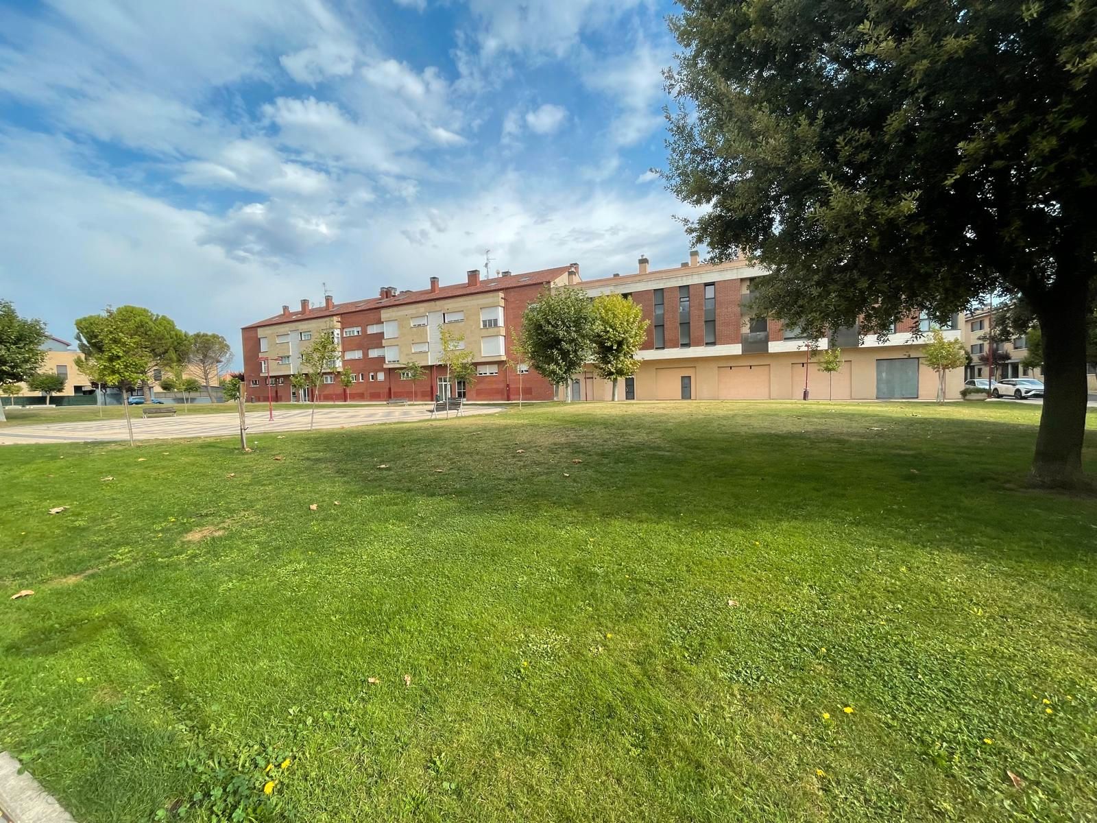 Vista exterior de Apartamento en venta en Haro con Calefacción y Trastero