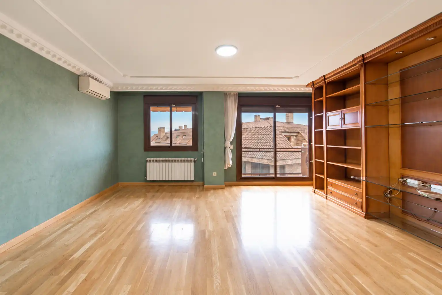 Habitación de Ático en venta en Pozuelo de Alarcón con Aire acondicionado, Calefacción y Jardín privado