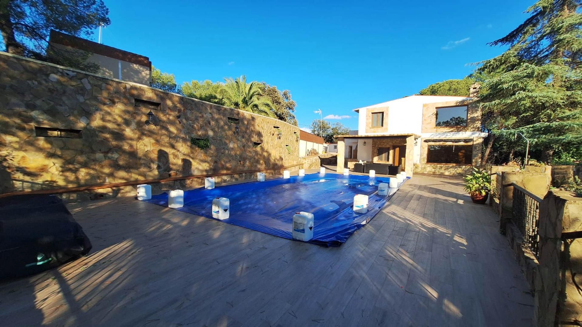 Swimming pool of House or chalet for sale in Espiel  with Air Conditioner, Heating and Private garden