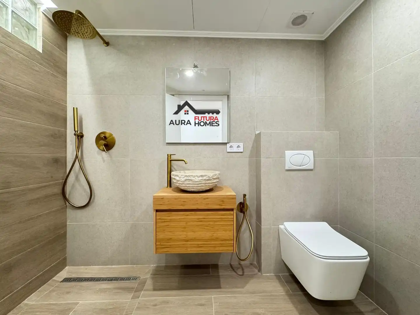 Baño de Piso en venta en Castelldefels con Aire acondicionado y Horno