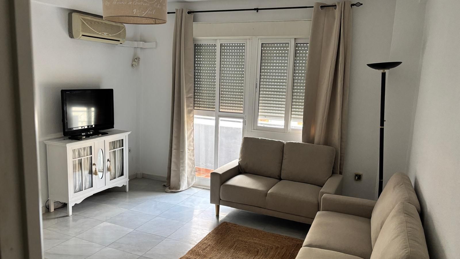 Sala d'estar de Pis de lloguer en  Córdoba Capital amb Aire condicionat, Jardí privat i Terrassa