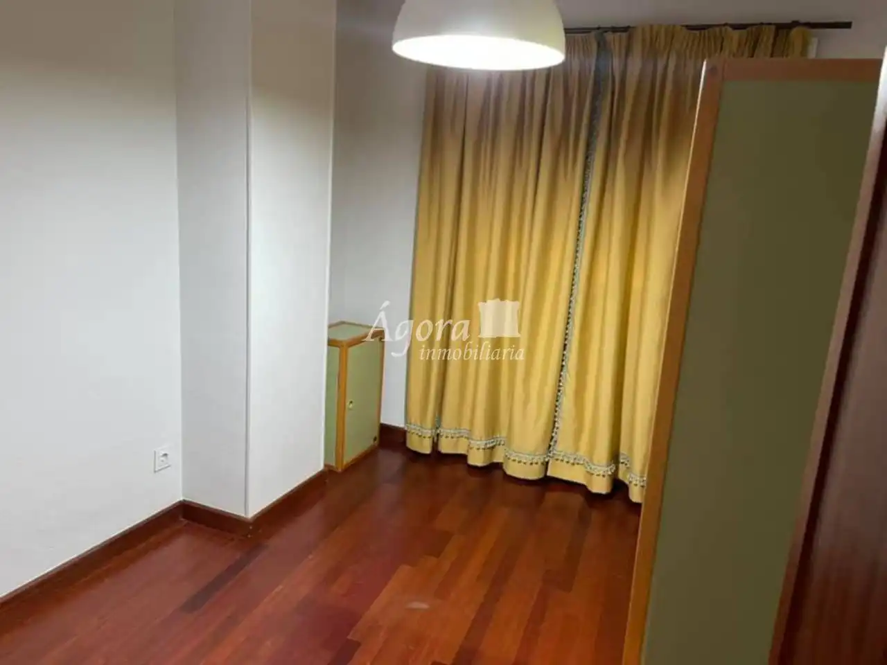 Habitación de Piso de alquiler en Valladolid con Calefacción, Parquet y Terraza
