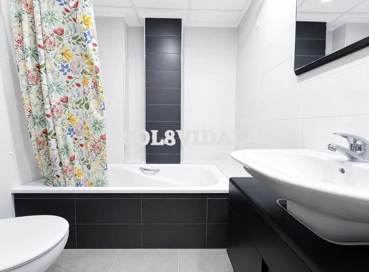 Bathroom of Flat for rent in Orihuela  with Air Conditioner and Furnished