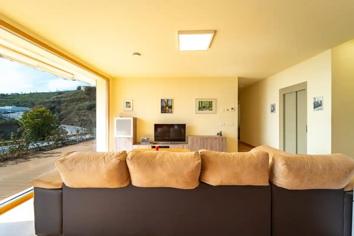 Sala de estar de Casa o chalet en venta en Torrox con Calefacción, Jardín privado y Terraza