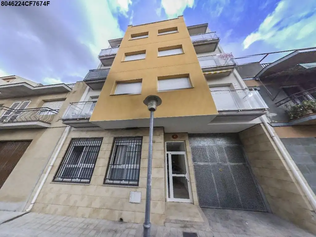 Bajo en venta en Carrer del Romaní 19