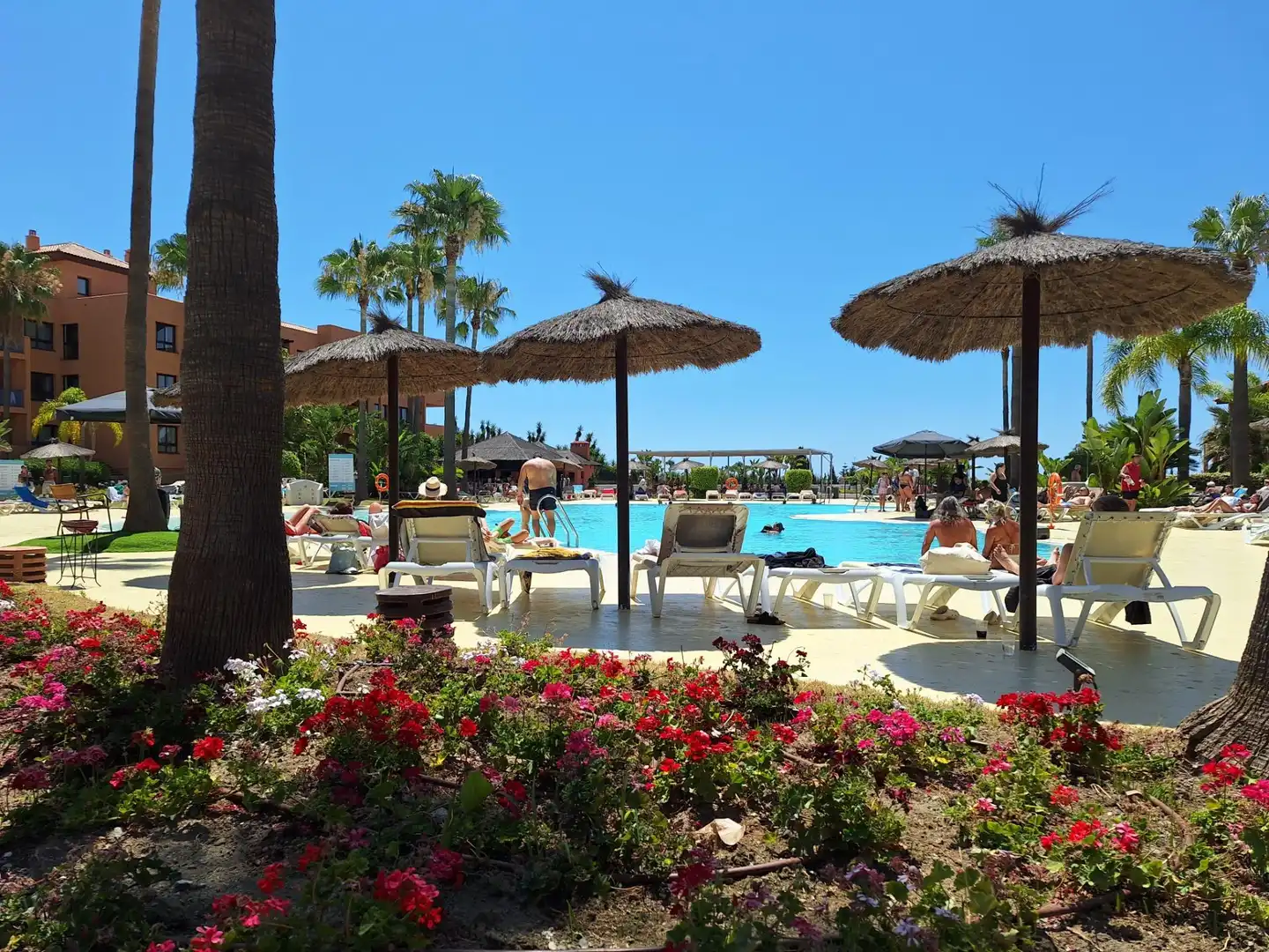 Piscina de Apartament en venda en Estepona amb Aire condicionat, Jardí privat i Terrassa