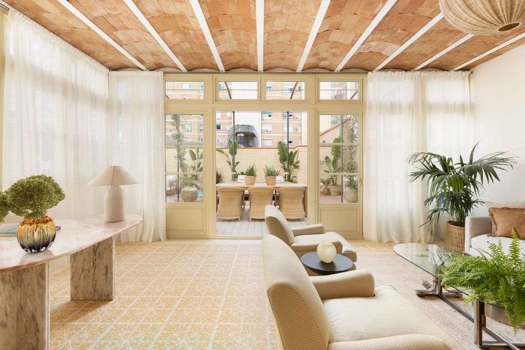 Sala de estar de Apartamento en venta en  Barcelona Capital con Aire acondicionado, Jardín privado y Parquet