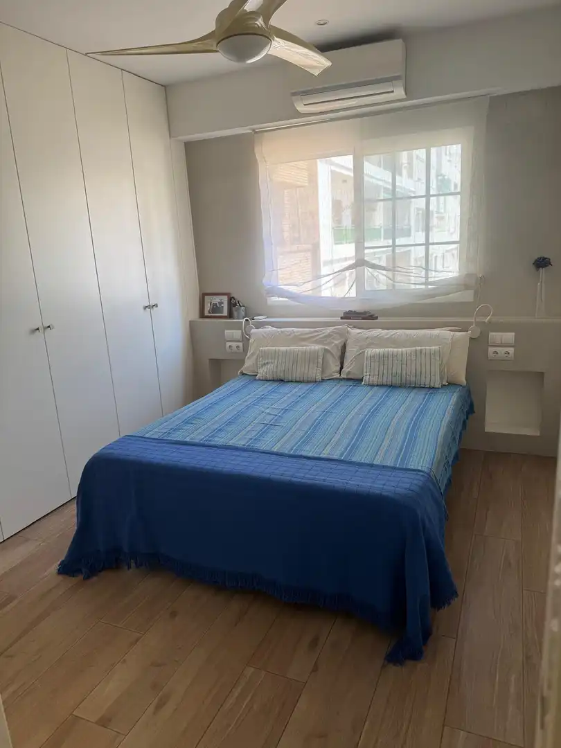 Bedroom of Flat for sale in Valencia