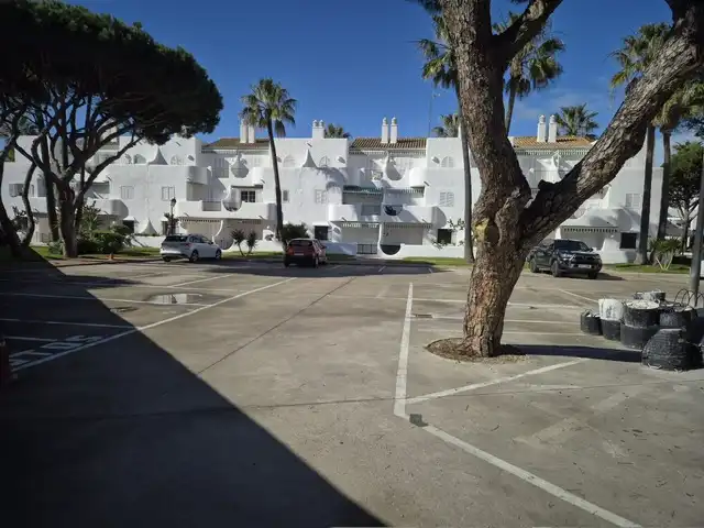 Vista exterior de Apartament en venda en Chiclana de la Frontera amb Terrassa, Moblat i Piscina comunitària