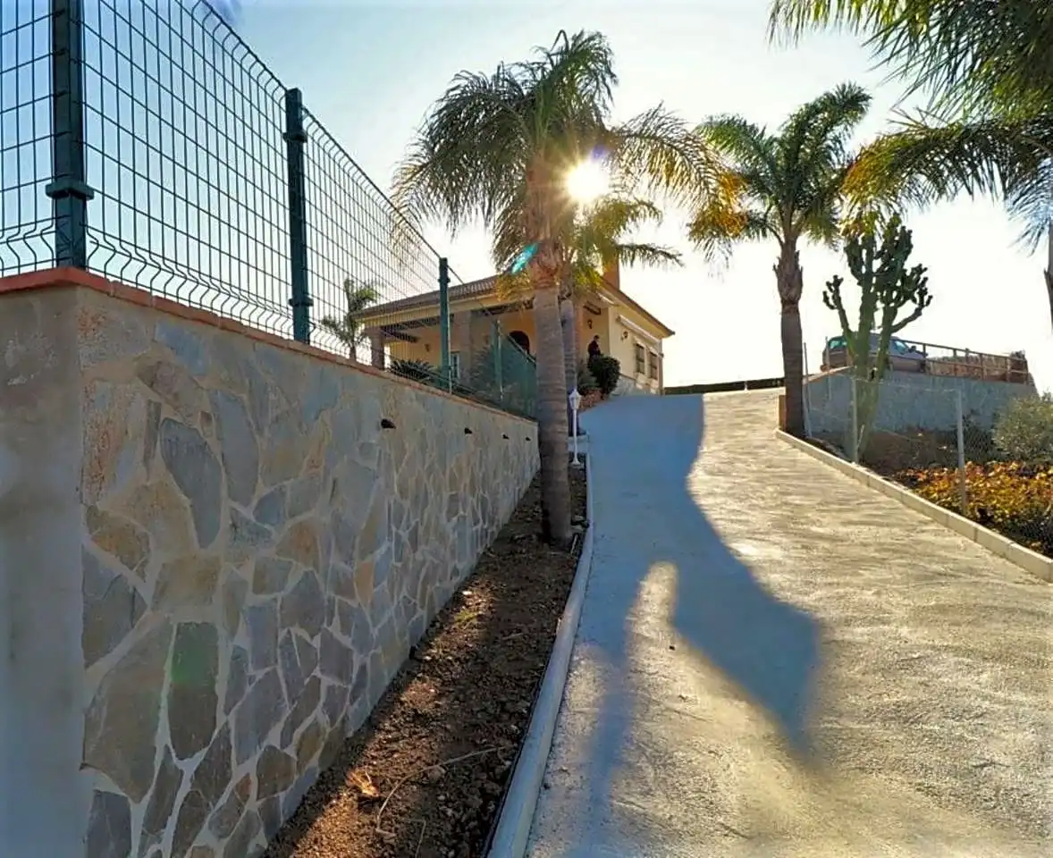 Vista exterior de Casa o chalet de alquiler en Mijas con Aire acondicionado, Jardín privado y Terraza