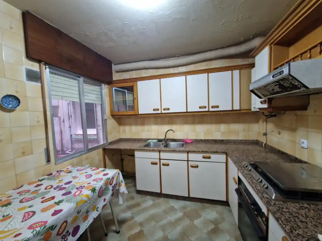 Cocina de Piso en venta en Vilanova de Arousa con Parquet, Amueblado y Balcón
