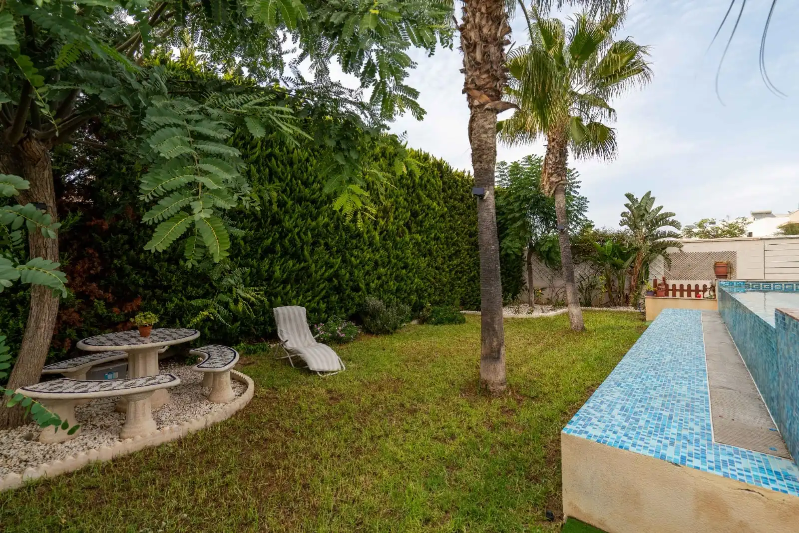 Jardín de Casa o chalet en venta en Almería con Aire acondicionado, Calefacción y Jardín privado