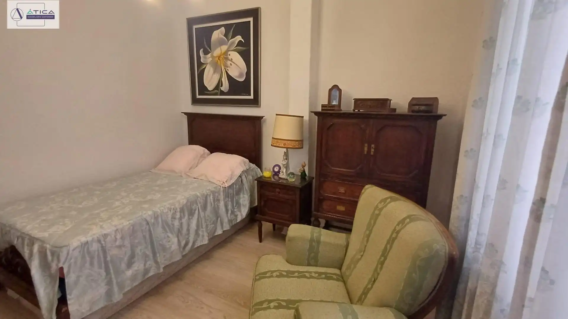 Dormitori de Casa o xalet en venda en Santander amb Jardí privat, Terrassa i Moblat