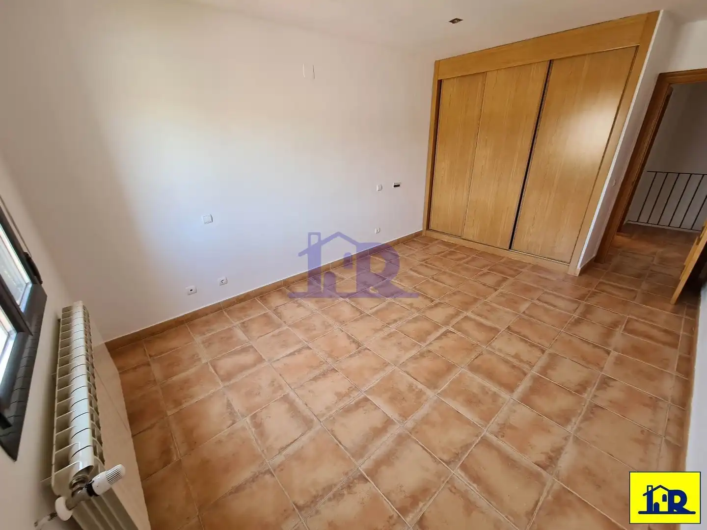 Dormitori de Casa adosada en venda en Villar de Olalla amb Calefacció, Jardí privat i Terrassa