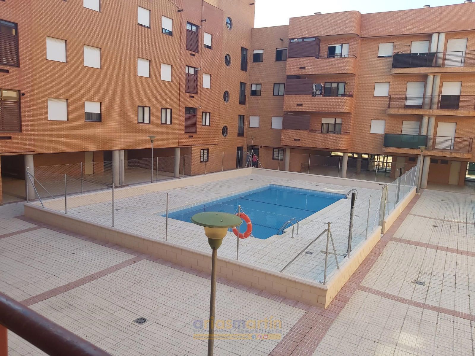 Piscina de Pis de lloguer en Salamanca Capital amb Calefacció, Terrassa i Piscina