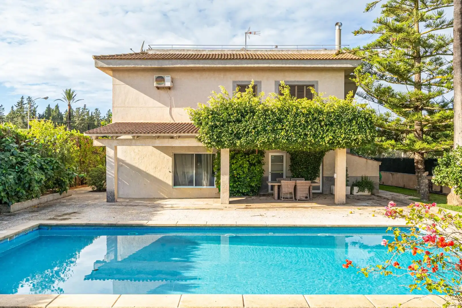 Swimming pool of Houses for sale in Llucmajor