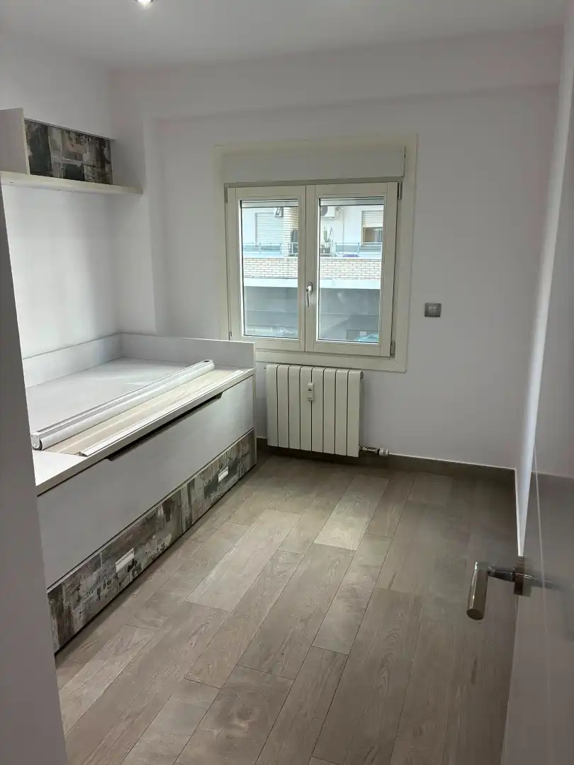 Schlafzimmer von Wohnung zur Miete in Zaragoza mit Heizung, Möbliert und Ofen
