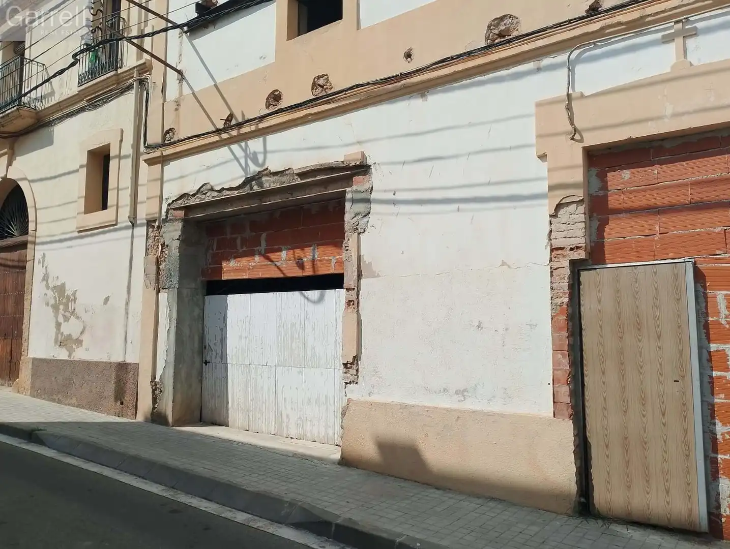 Vista exterior de Edifici en venda en La Pobla de Montornès  