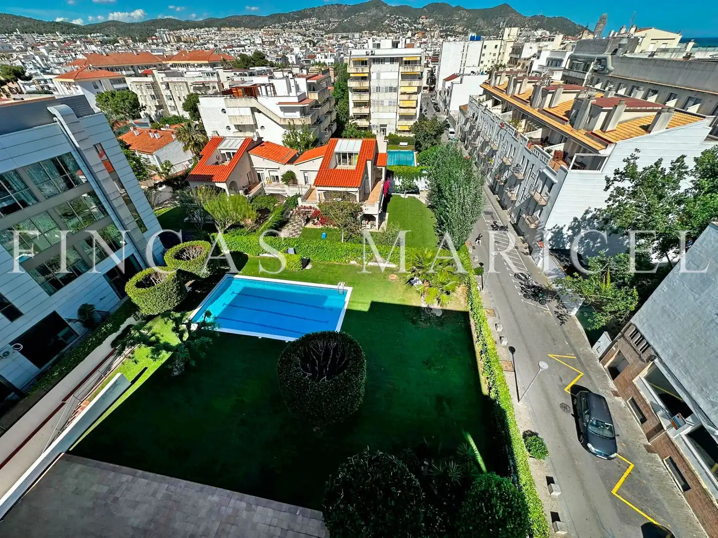 Außenansicht von Dachboden zum Verkauf in Sitges mit Klimaanlage, Heizung und Terrasse