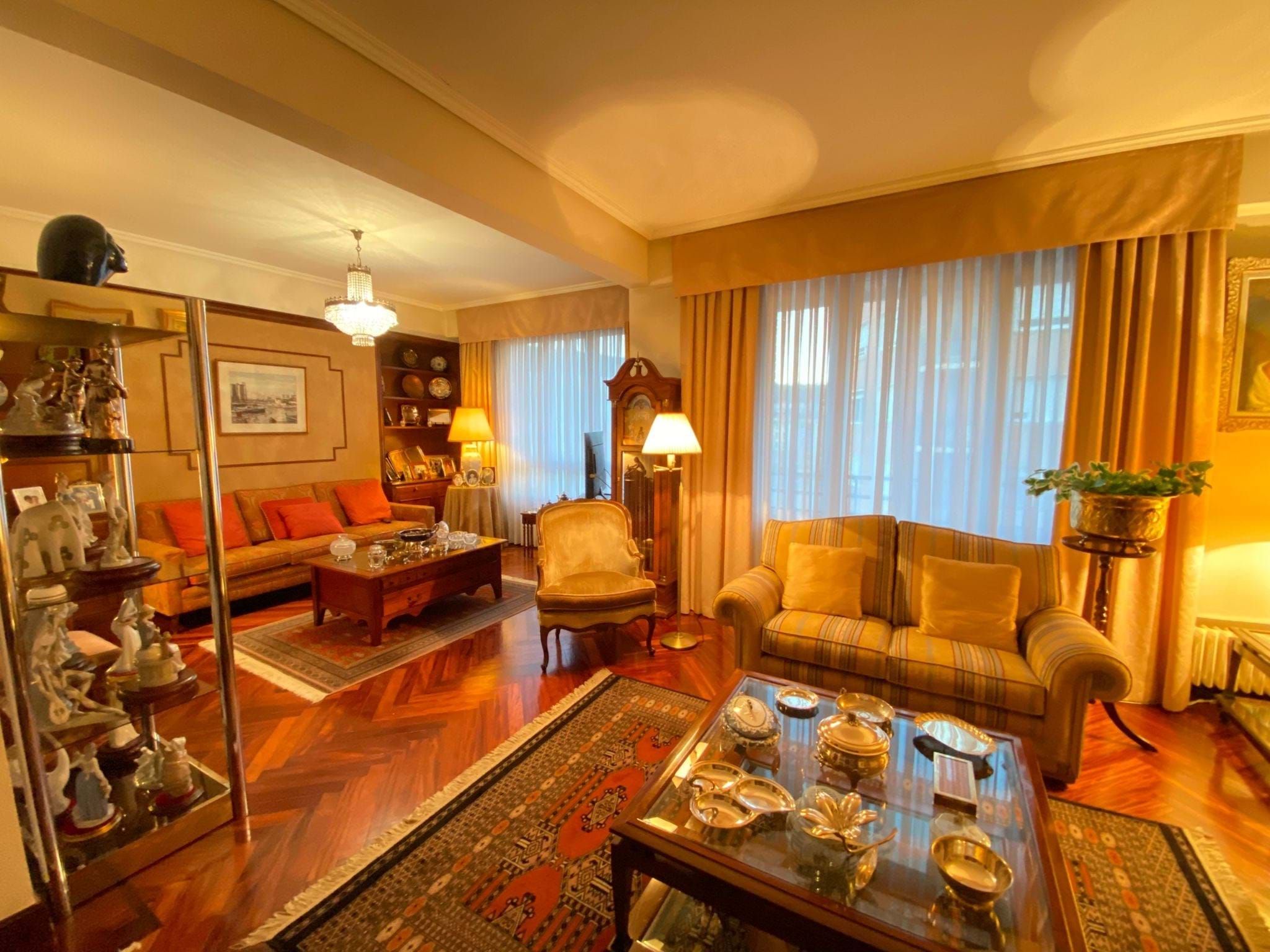Living room of Flat for sale in Bilbao   with Heating, Terrace and Storage room