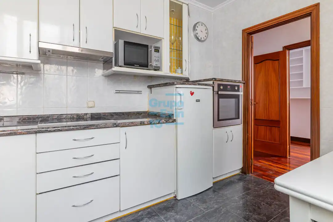 Cocina de Piso en venta en Donostia - San Sebastián  con Calefacción y Balcón