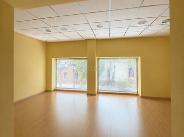 Local comercial en venda a Casco Antiguo