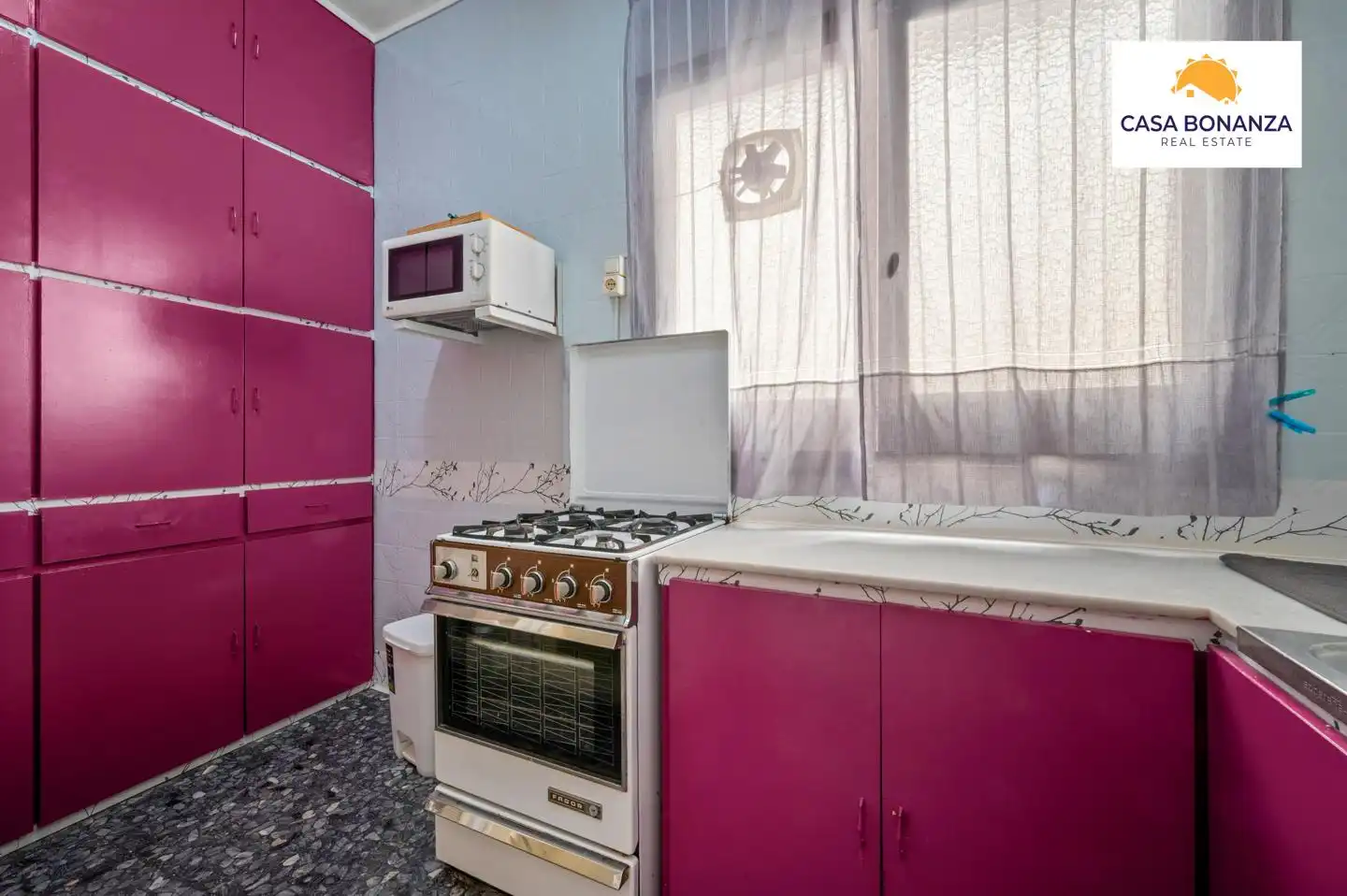 Kitchen of Houses for sale in Jete  with Private garden and Furnished