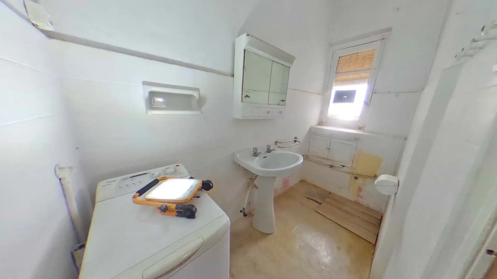 Badezimmer von Wohnungen zum Verkauf in Plasencia mit Balkon