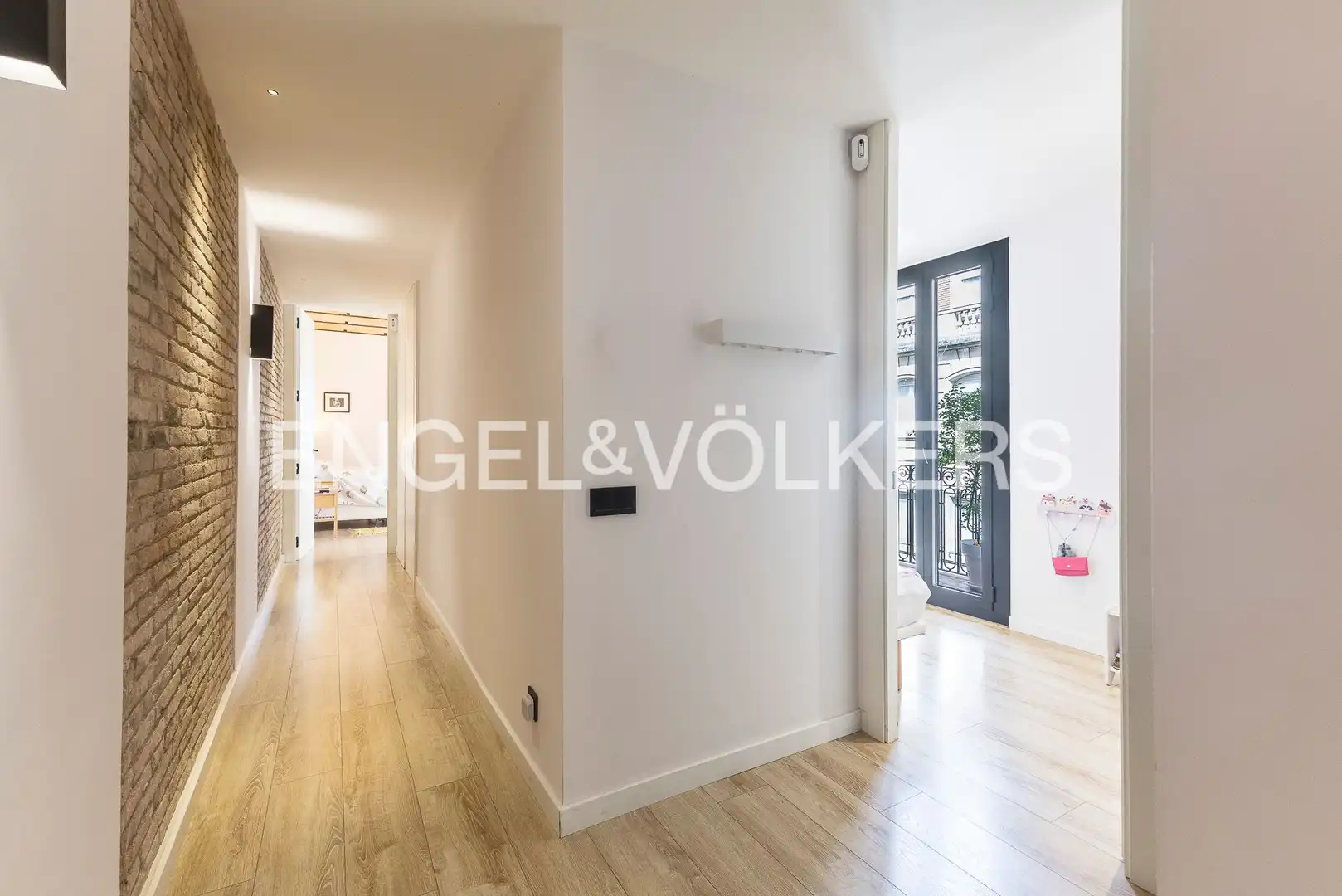 Flat for sale in Barcelona  with Air Conditioner, Heating and Balcony