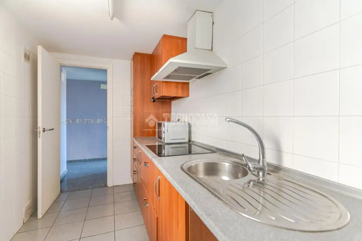 Kitchen of Flat for sale in Granada