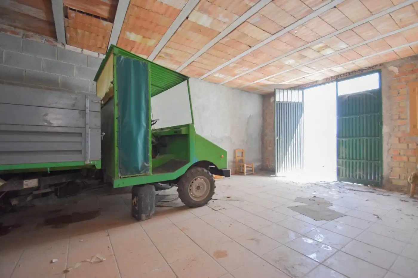 Garage for sale in Colomera