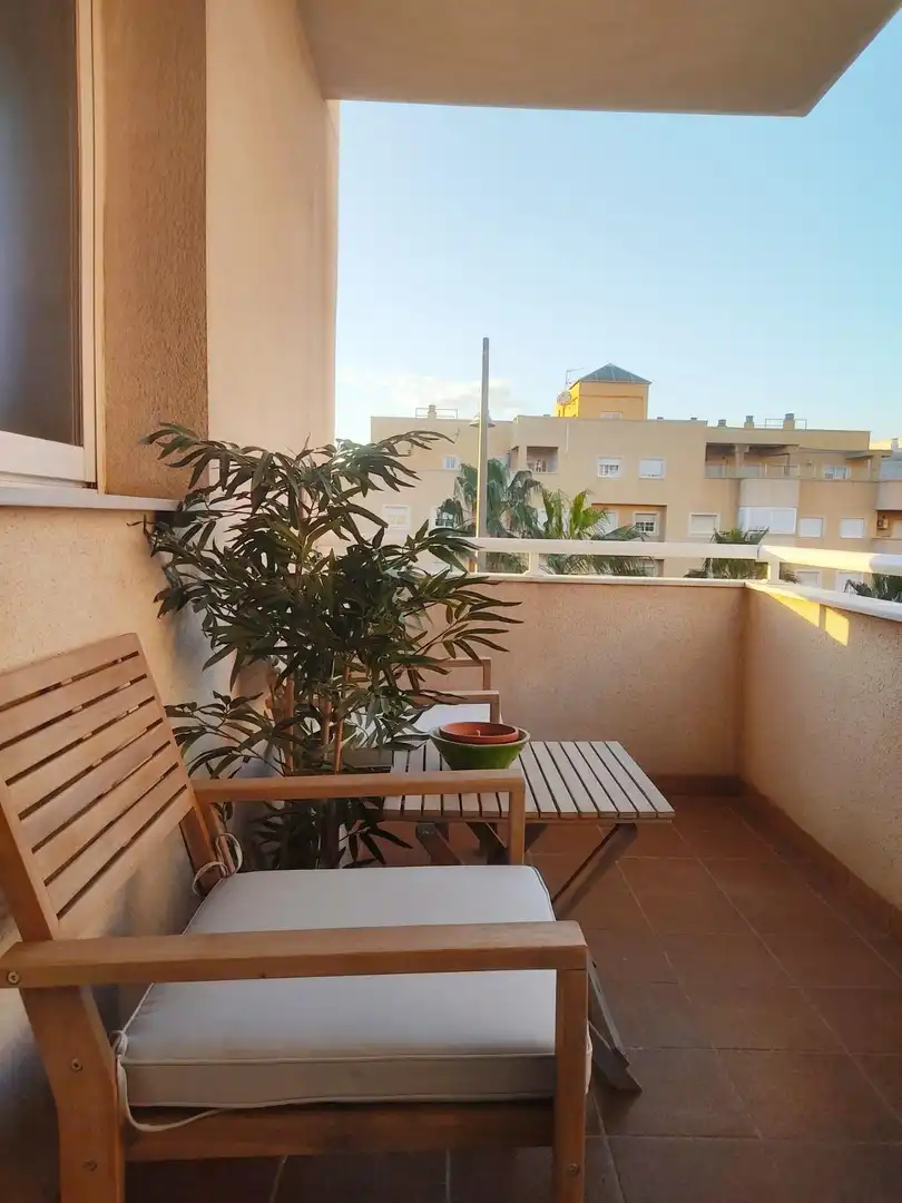 Terraza de Piso de alquiler en Roquetas de Mar con Aire acondicionado, Jardín privado y Terraza