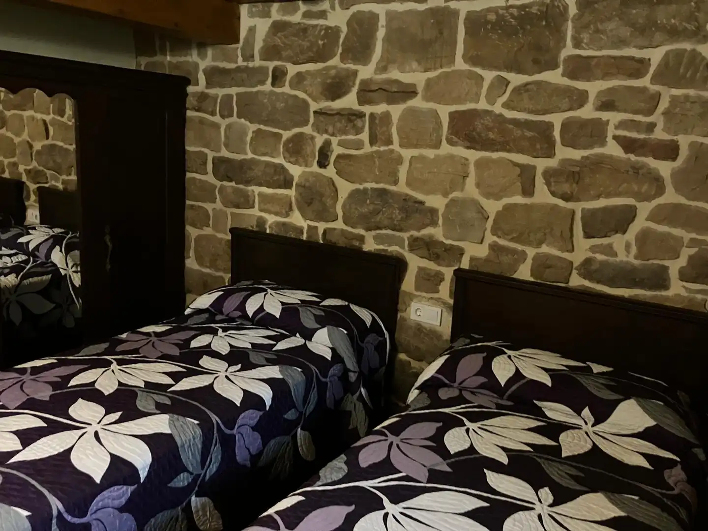 Habitación de Finca rústica en venta en San Pedro del Romeral con Calefacción, Jardín privado y Terraza