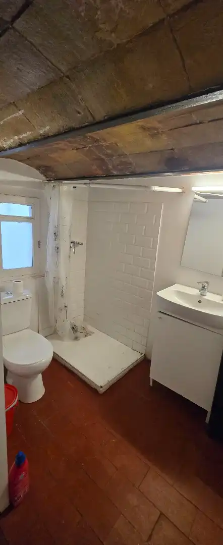 Baño de Piso para compartir en Barcelona con Calefacción, Parquet y Amueblado
