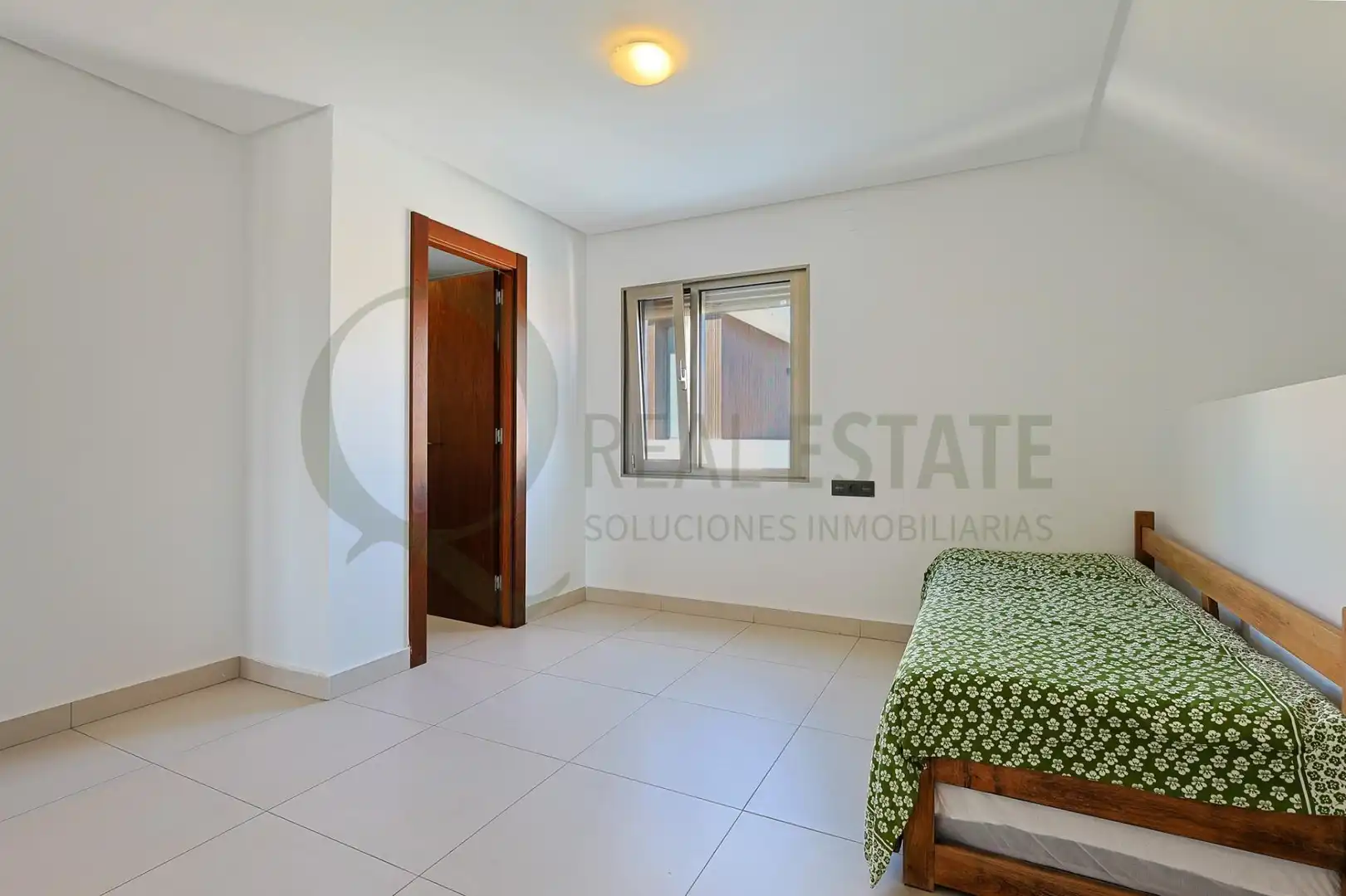 Dormitori de Casa o xalet en venda en Alicante / Alacant amb Aire condicionat, Calefacció i Jardí privat