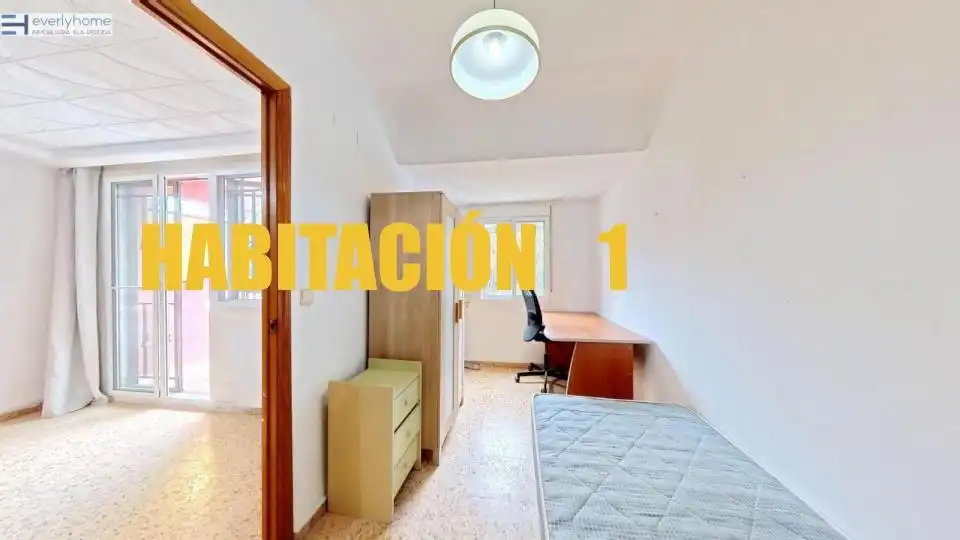 Schlafzimmer von Wohnung zur untervermieten in Valencia