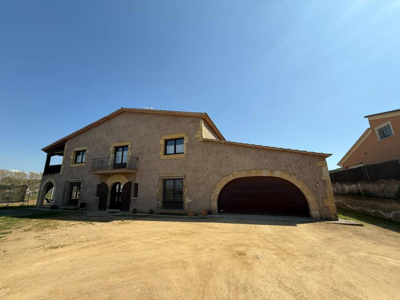 Vista exterior de Casa o xalet en venda en Montornès del Vallès amb Calefacció, Jardí privat i Terrassa
