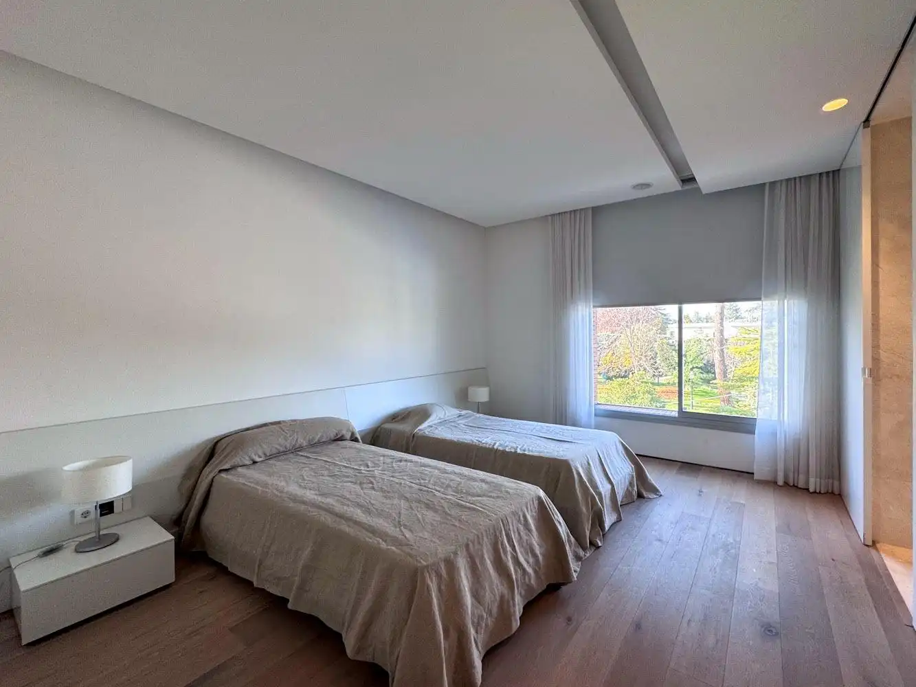 Bedroom of Houses for sale in Madrid  with Air Conditioner, Heating and Private garden