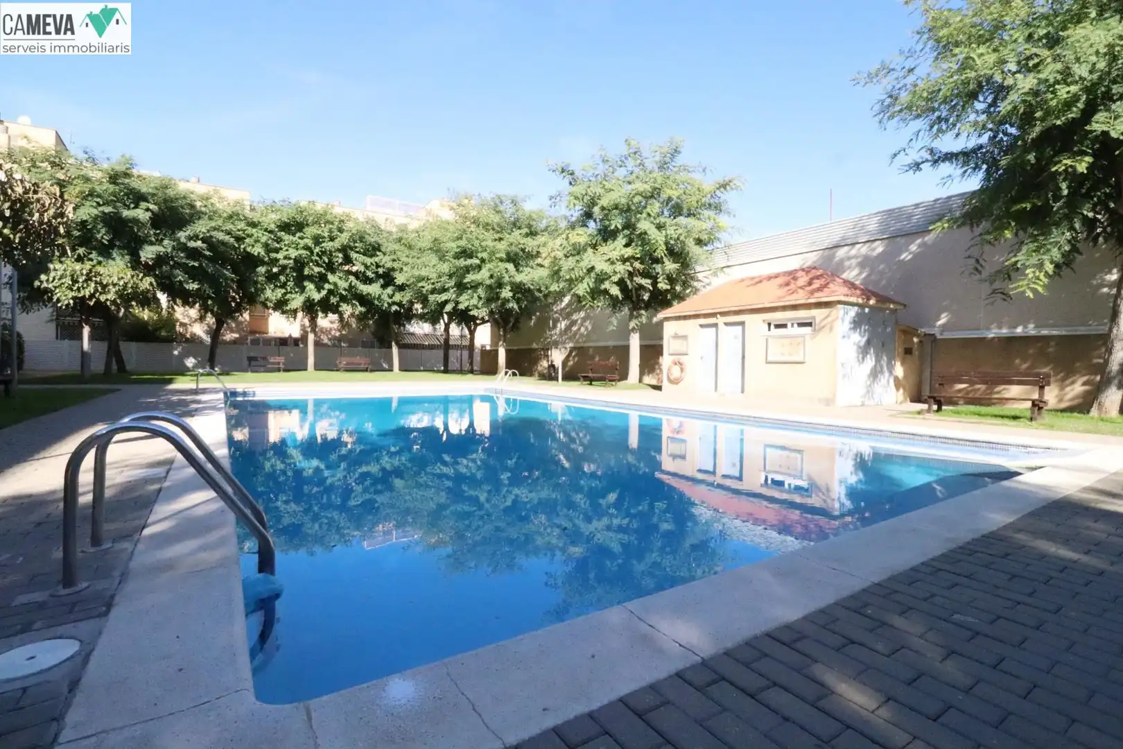 Piscina de Pis en venda en Barberà del Vallès amb Calefacció, Jardí privat i Balcó
