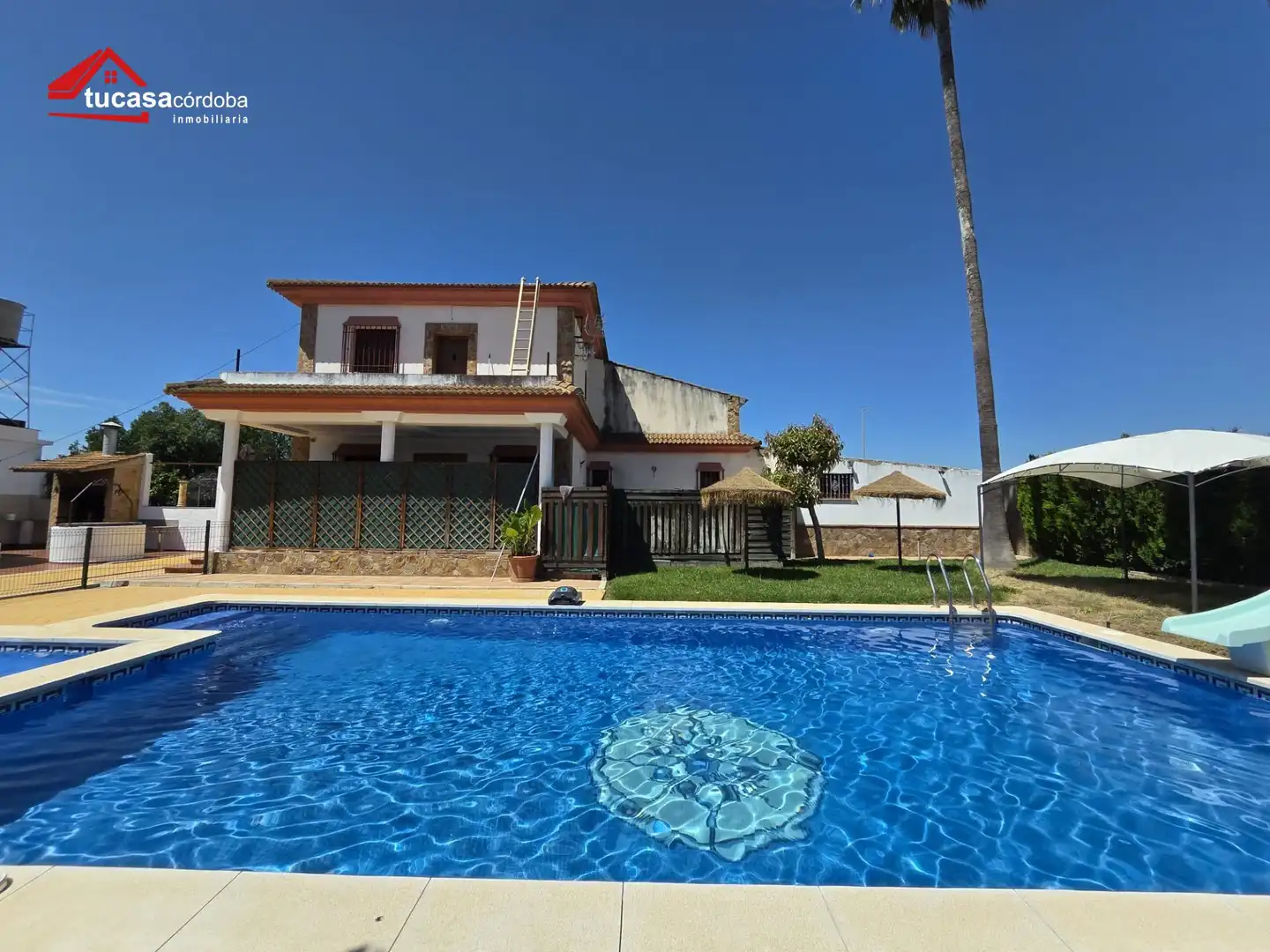 Vista exterior de Casa o chalet en venta en Almodóvar del Río con Aire acondicionado, Trastero y Piscina