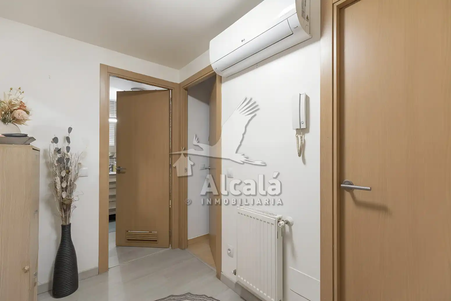 Wohnung zum Verkauf in Villalbilla mit Klimaanlage, Heizung und Terrasse