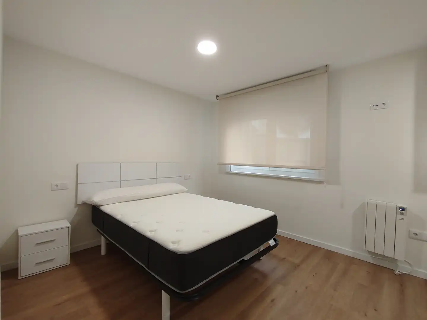 Habitación de Piso de alquiler en A Coruña Capital  con Calefacción, Amueblado y Horno
