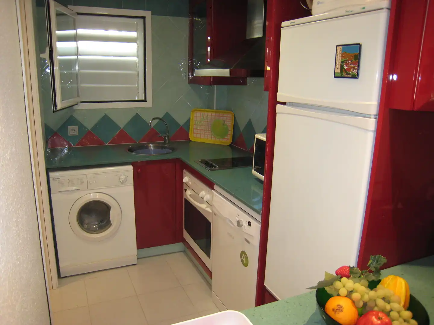 Küche von Wohnung zum Verkauf in L'Estartit mit Klimaanlage, Privatgarten und Terrasse