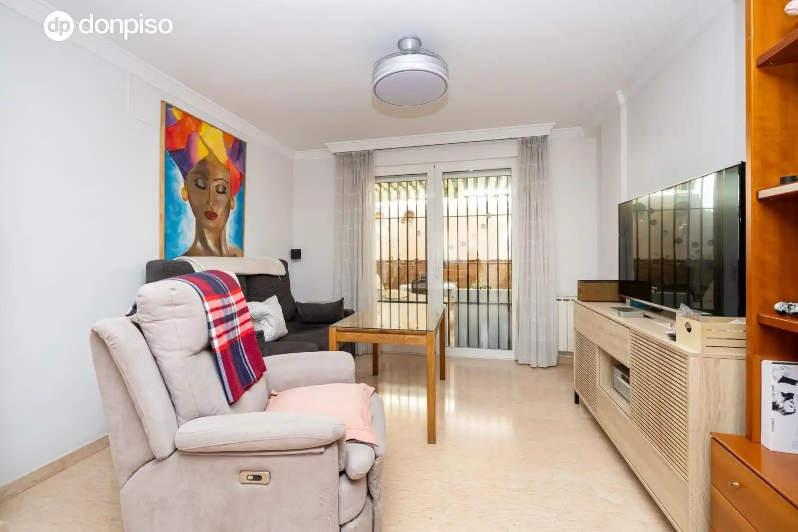Living room of Houses for sale in Granada  with Air Conditioner, Heating and Terrace